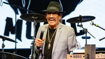 Дэнни Трехо пришлось доказывать поклонникам, что он жив, фото - Новости Zakon.kz от 08.09.2025 18:58