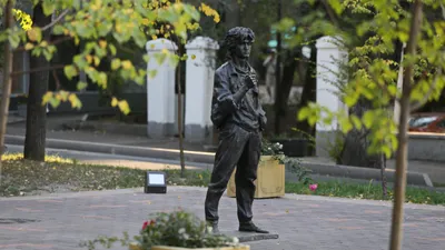 Памятник Виктору Цою , фото - Новости Zakon.kz от 06.09.2025 07:15