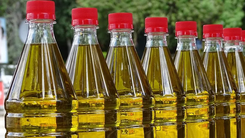 Поддельное масло известного бренда на 7 млн тенге уничтожили в Шымкенте