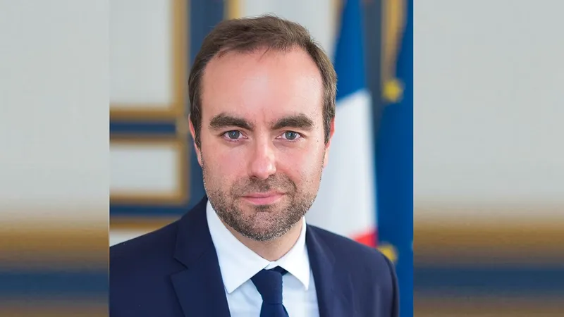 Премьером Франции Макрон назначил 39-летнего экс-министра Вооруженных сил