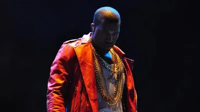 Канье Уэст предстанет перед судом для дачи показаний, фото - Новости Zakon.kz от 11.09.2025 01:14