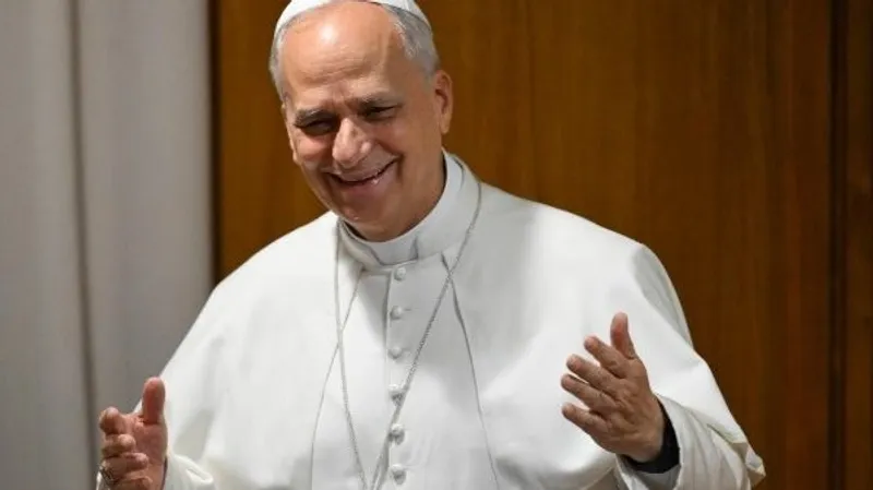 Фотоаппарат Папы Римского выставили на аукцион