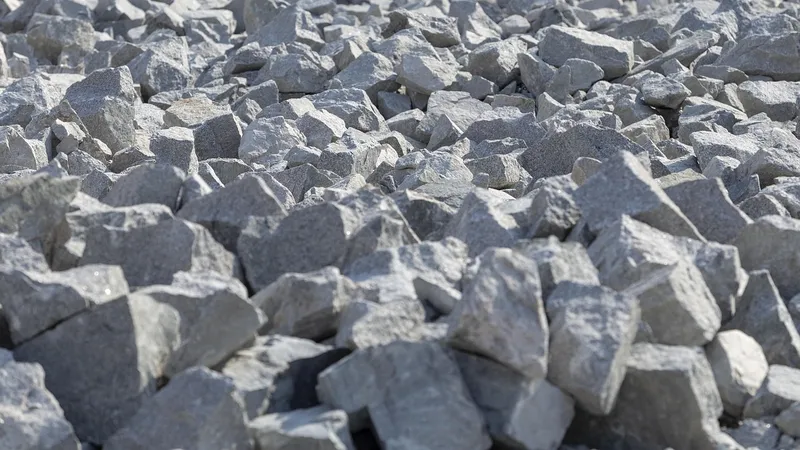 В Казахстане вводят запрет на ввоз брусчатки, бордюрного камня и гранита