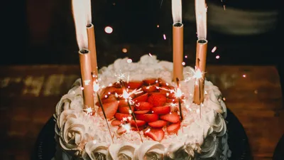 торт, кондитер, противоборство, футбольные клубы "Кайрат", "Актобе", фото - Новости Zakon.kz от 11.09.2025 14:50