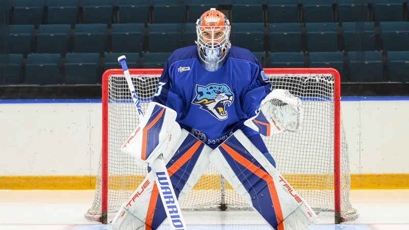 Канадский вратарь "Барыса" не сыграл ни одного матча и уезжает на Родину