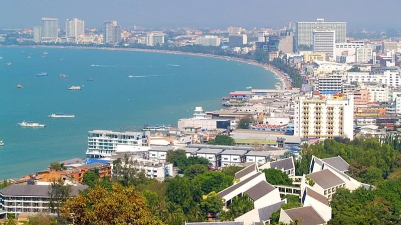 Трансгендеры обиделись на туриста в Таиланде и напали на него с ножом