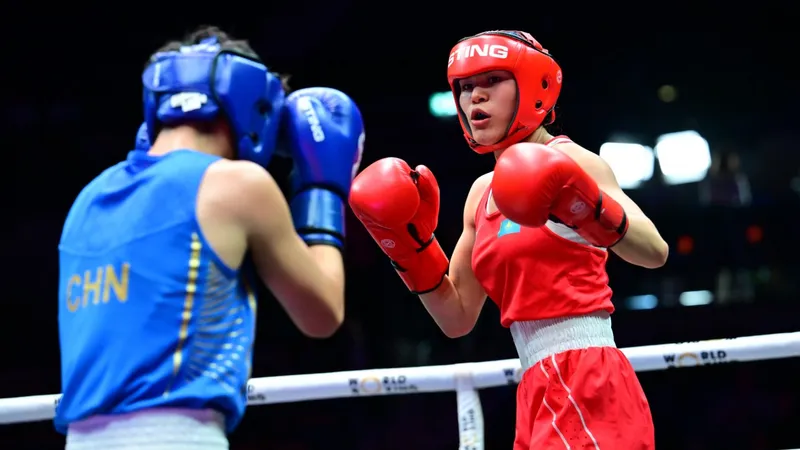 Алуа Балкибекова и Торехан Сабырхан пробились в финал ЧМ по боксу в Британии