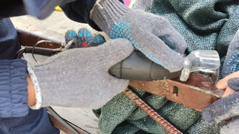 В Таразе спасатели помогли трехлетней девочке