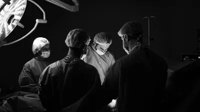 Хирурги, клиника, маски, фото - Новости Zakon.kz от 13.09.2025 05:59