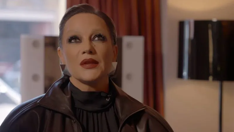 Без бровей и с новой прической: стилисты Собчак преобразили Татьяну Буланову