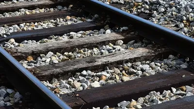 жители станции под Актобе просят сделать им безопасный переход через железную дорогу, фото - Новости Zakon.kz от 17.09.2025 01:53