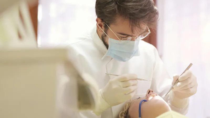 Казахстанцы больше не смогут лечить зубы на пенсионные? Разъяснение Минздрава