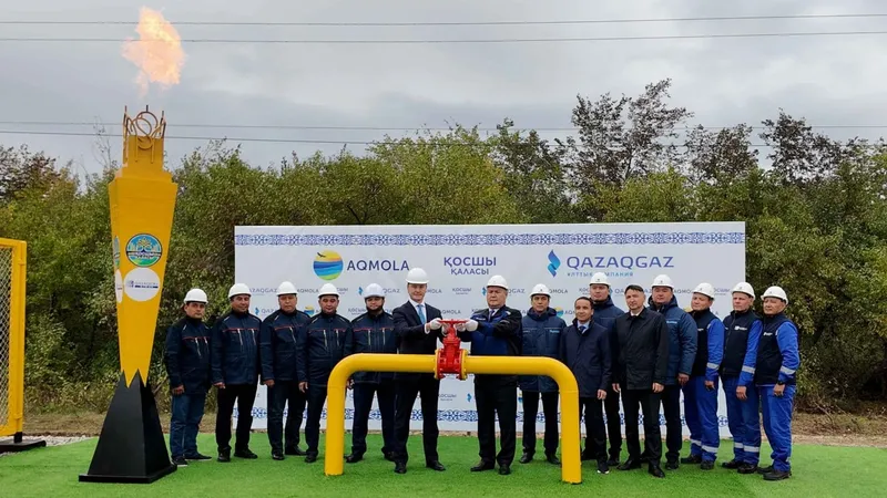 Токаев поучаствовал в церемонии запуска подачи природного газа в город Косшы