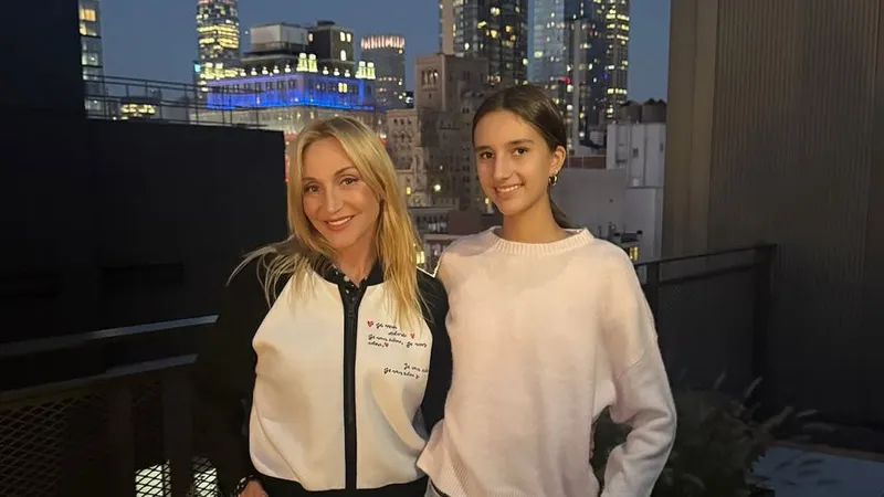 Кристина Орбакайте показала, как они с дочерью отдыхают в Нью-Йорке