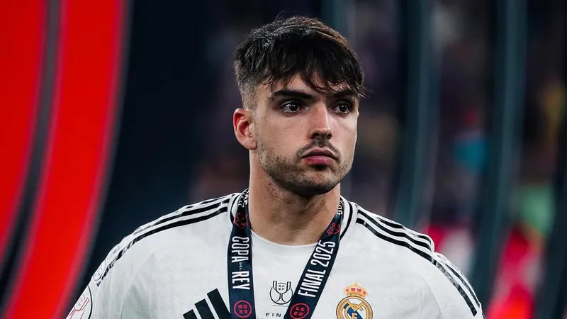 Игрока "Реала" будут судить за видео на телефоне