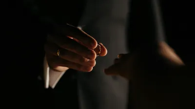 Отношения, кольцо, руки, фото - Новости Zakon.kz от 20.09.2025 02:20