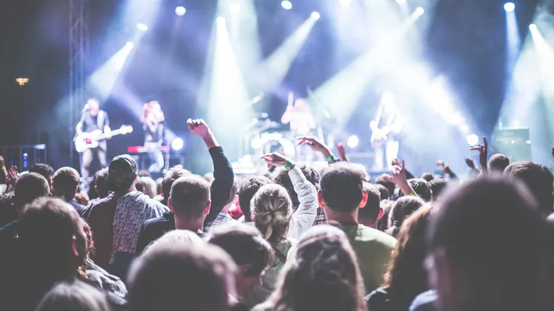 "Зачем вам это?": казахстанца отговаривают идти на Backstreet Boys