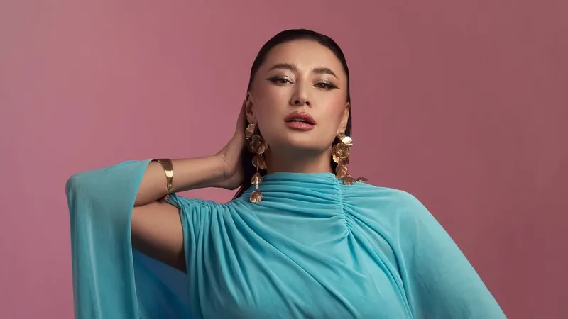 Мадина Садвакасова получила удар во время концерта