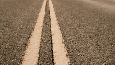 двойная сплошная на дороге, фото - Новости Zakon.kz от 19.09.2025 12:16