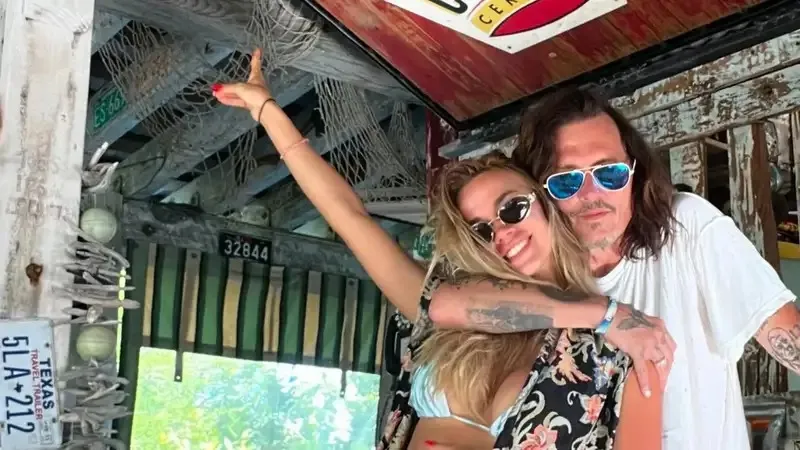 Экс-возлюбленной Джонни Деппа сделали предложение