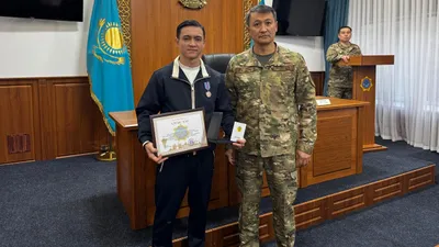 Награждение, спасение людей, МЧС, пожар , фото - Новости Zakon.kz от 20.09.2025 14:04