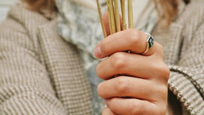 Примерка кольца закончилась визитом спасателей в Алматы