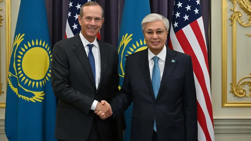 Токаев провел встречу с главой корпорации Chevron