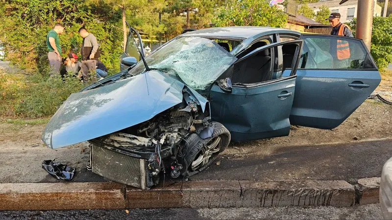 ДТП в Алматы на ВОАД: машину искорежило до неузнаваемости