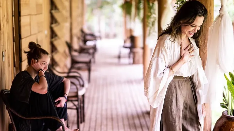 Дочь Анджелины Джоли повторила культовый образ матери из 90-х