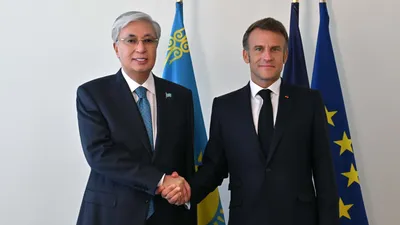 Касым-Жомарт Токаев и Эмманюэль Макрон, фото - Новости Zakon.kz от 24.09.2025 02:08