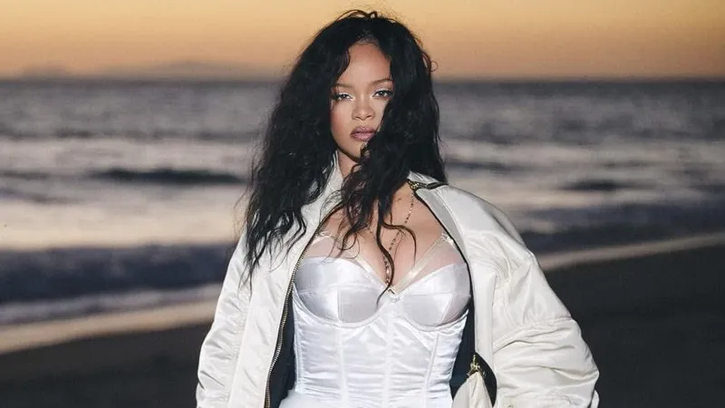 "Будущая чемпионка мира": 37-летняя певица Рианна родила долгожданную девочку