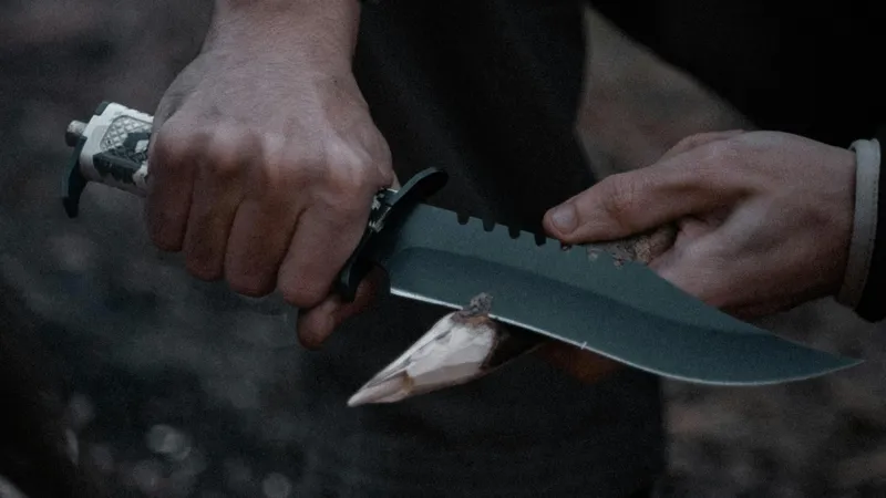 14-летний школьник напал с ножом на учителя музыки