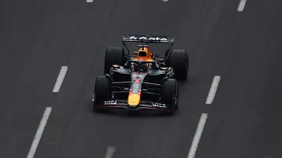 Руль от болида "Формулы-1" подарили Папе Римскому, фото - Новости Zakon.kz от 28.09.2025 04:04