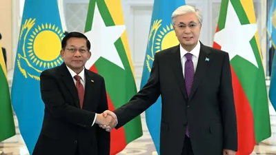 Касым-Жомарт Токаев и Мин Аун Хлайн, фото - Новости Zakon.kz от 27.09.2025 17:47