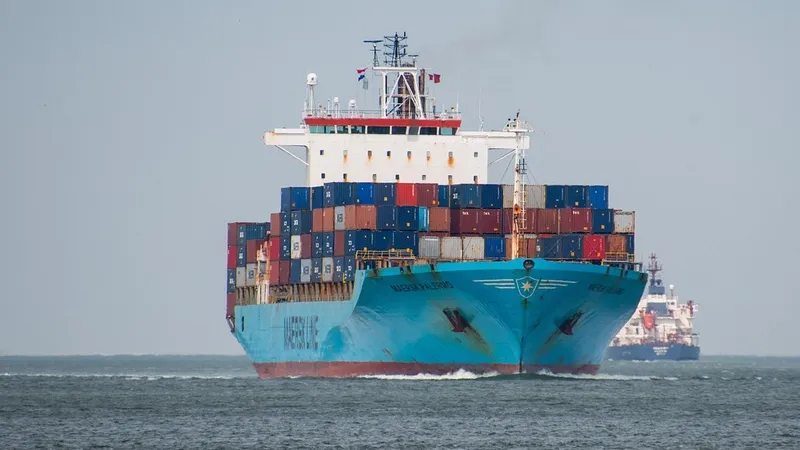 Силач из Египта зубами сдвинул корабль и попал в Книгу рекордов Гиннесса