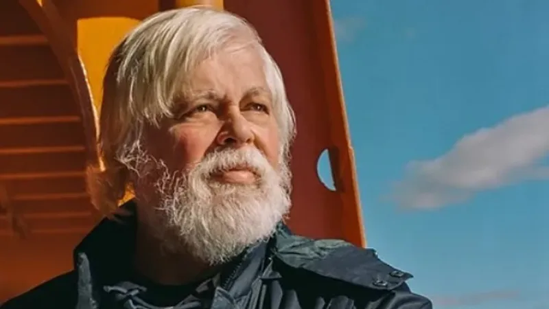 "Макрон сказал, что это не проблема": Франция не дает убежище основателю Greenpeace