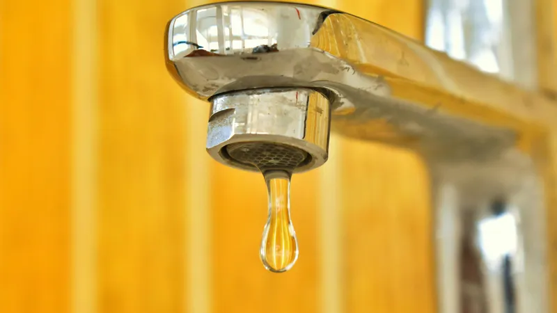 В одном из районов Алматы отключат холодную воду