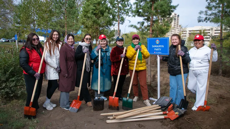 В Астане ко Дню семьи высадили несколько десятков сосен