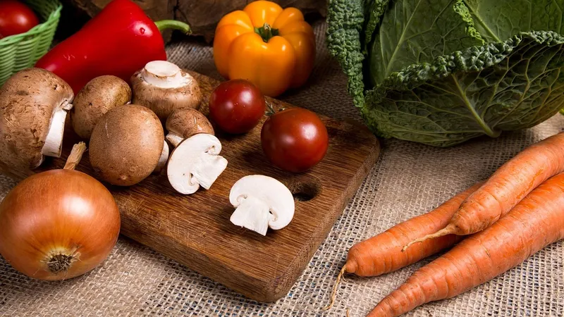 В Казахстане подешевели лук, картофель и помидоры