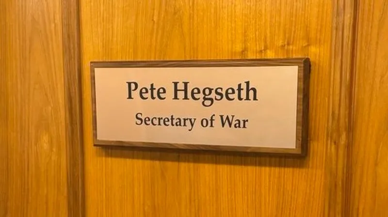 Против толстых генералов и бородатых солдат выступил министр обороны США