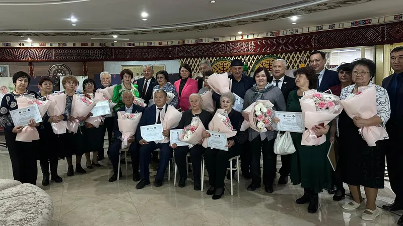 Дань уважения и признательности: в Астане поздравили ветеранов АНК