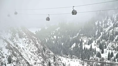 Медео, Медеу, канатная дорога на Чимбулак, Шымбулак, высокогорное урочище, горы, снег, холод, высокогорный спортивный комплекс, горный курорт, сурет - Zakon.kz жаңалық 20.10.2025 12:07