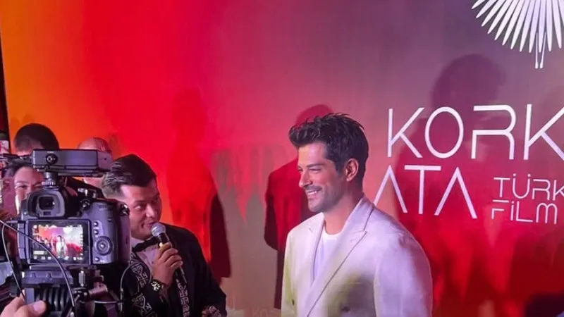 Турецкий актер Бурак Озчивит вызвал ажиотаж в Актау