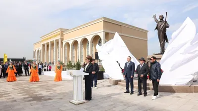 открытие памятника Нургисы Тлендиева, фото - Новости Zakon.kz от 03.10.2025 16:40