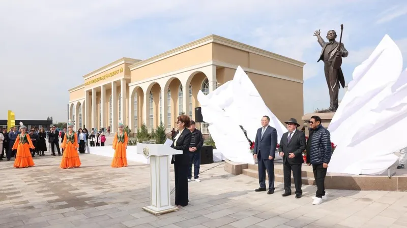 Президент направил поздравление по случаю открытия памятника Нургисе Тлендиеву