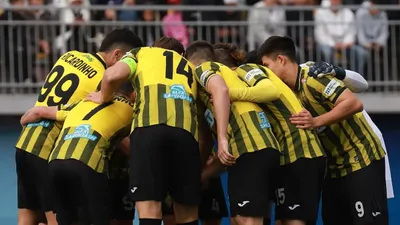 Футбол, спортсмены, поле, фото - Новости Zakon.kz от 05.10.2025 06:59