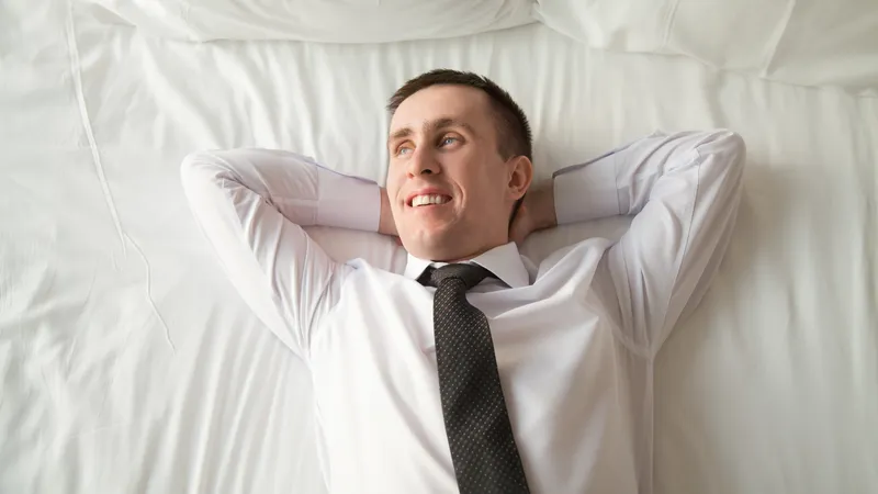 Люди спят с открытыми глазами чаще, чем кажется