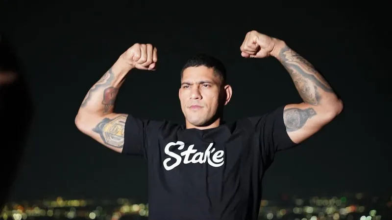 Алекс Перейра вернул титул чемпиона UFC