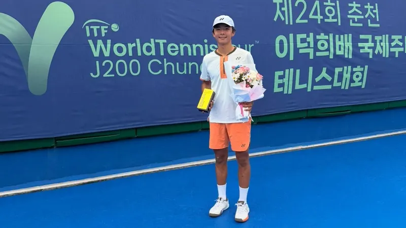 Казахстанский юниор выиграл престижный теннисный турнир в Корее