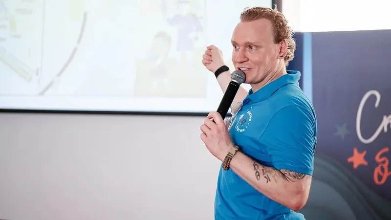 Звезда "Битвы экстрасенсов" в четвертый раз стал отцом